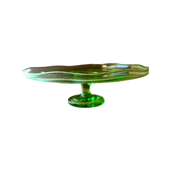 Vintage Green Glass Footed Platter Scalloped Ruffle Edge Cake Stand - Picture 2 of 7